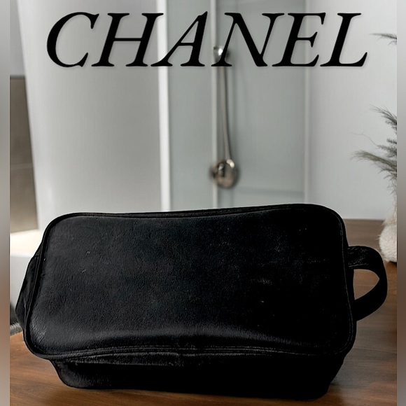 CHANEL TRAVEL TOILETRIES BAG - Picture 2 of 6